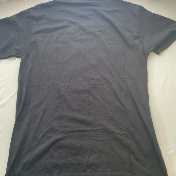 T-Shirt M Jack Skellington Nightmare Before Christmas Black Tee Crew Top Holiday - Picture 3 of 3